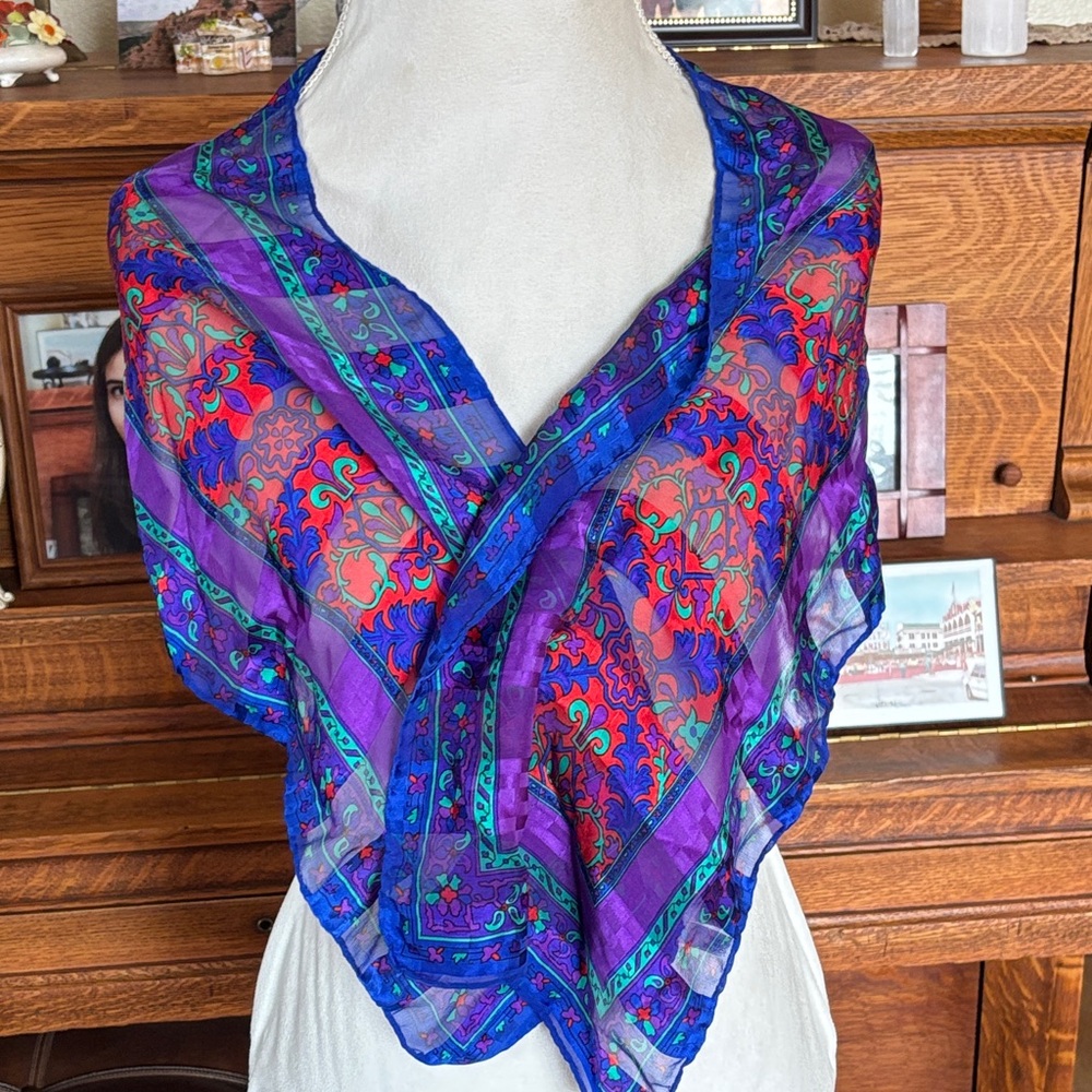 Bulllocks Wilshire Vintage Silk Scarve